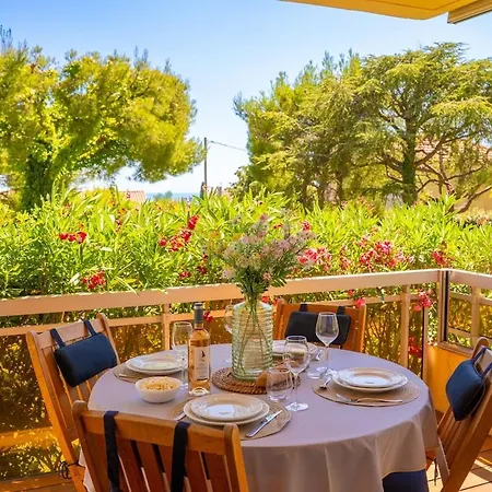 T2 Avec Terrasse A Apartmán *